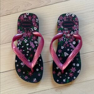 Havaianas Pink Floral Flip Flops
